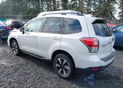 2017 Subaru Forester 2.5I Premium z USA, uszkodzony, nr VIN JF2SJAEC7HH479322